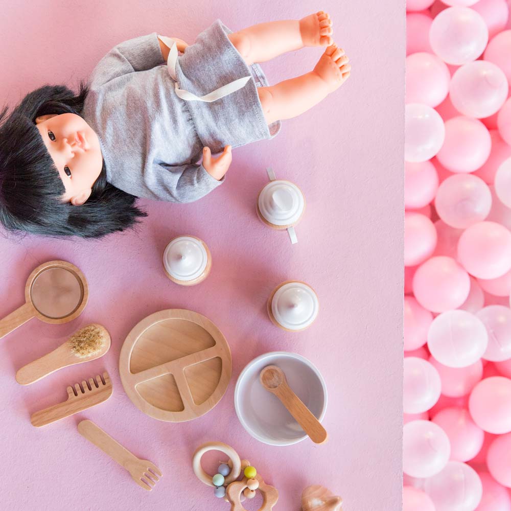 Make Me Iconic Doll Accessory Kit Make Me Iconic Dolls, Playsets & Toy Figures at Little Earth Nest Eco Shop Geelong Online Store Australia